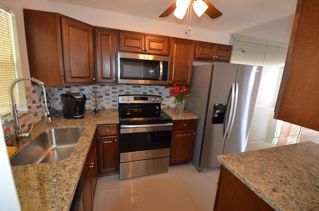 En Renta: $2,300 (2 camas, 2 baños, 840 Pies cuadrados)