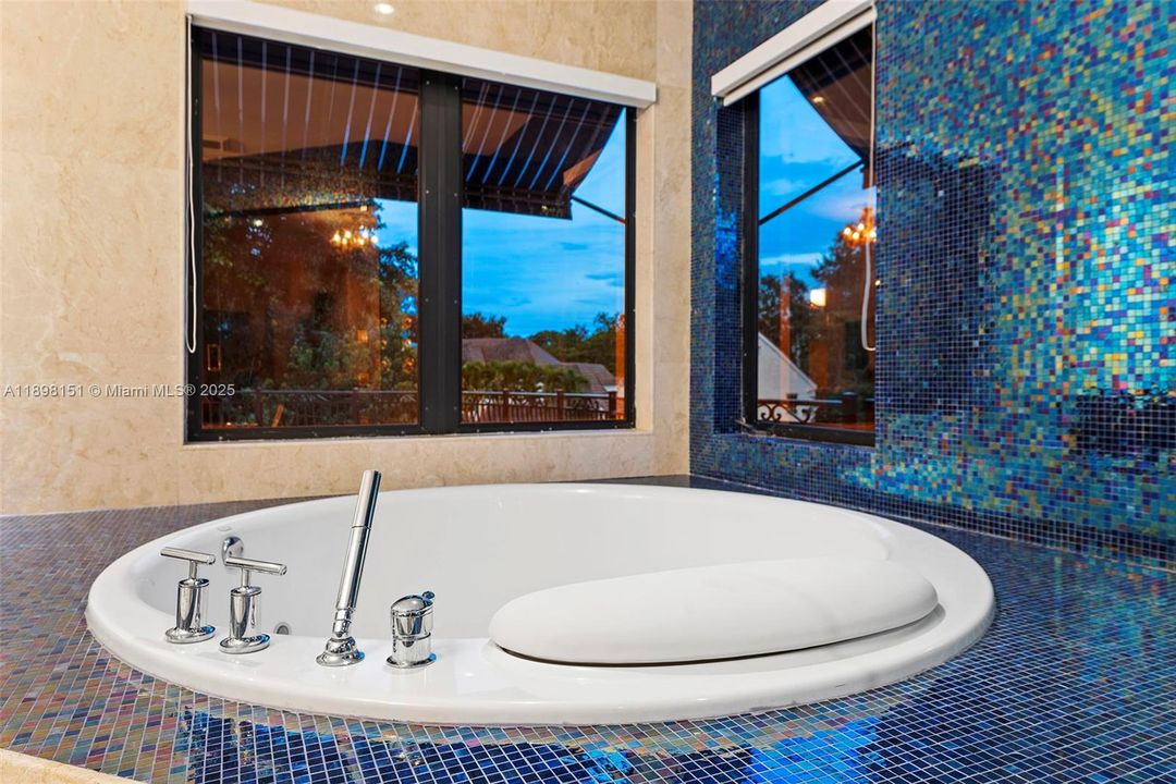 待售: $13,749,000 (5 贝兹, 6 浴室, 6562 平方英尺)