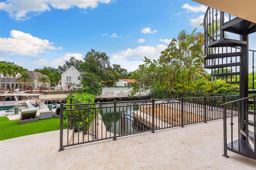 待售: $13,749,000 (5 贝兹, 6 浴室, 6562 平方英尺)