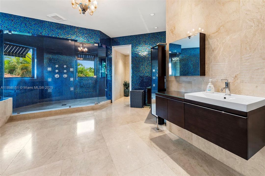 待售: $13,749,000 (5 贝兹, 6 浴室, 6562 平方英尺)