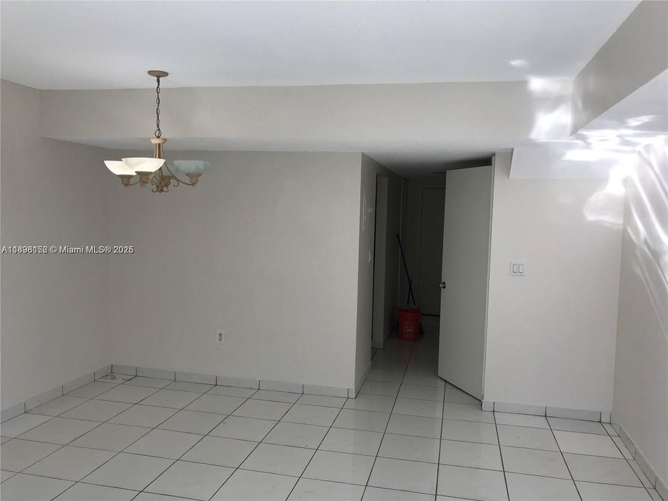 For Sale: $270,000 (2 beds, 2 baths, 1114 Square Feet)