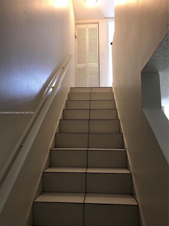 For Sale: $270,000 (2 beds, 2 baths, 1114 Square Feet)