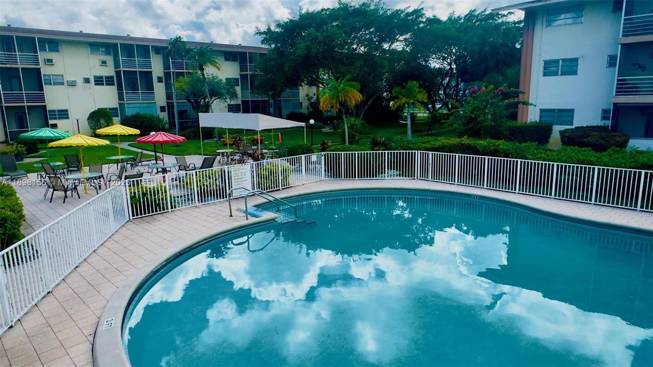 На продажу: $75,000 (1 спален, 1 ванн, 688 Квадратных фут)