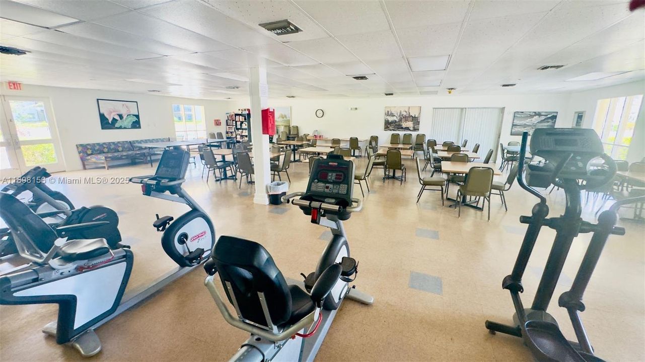 На продажу: $75,000 (1 спален, 1 ванн, 688 Квадратных фут)