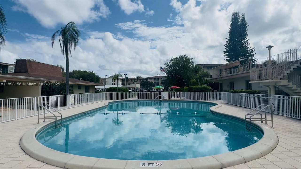 На продажу: $75,000 (1 спален, 1 ванн, 688 Квадратных фут)