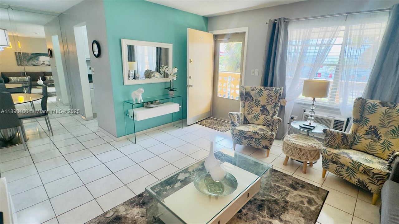 На продажу: $75,000 (1 спален, 1 ванн, 688 Квадратных фут)