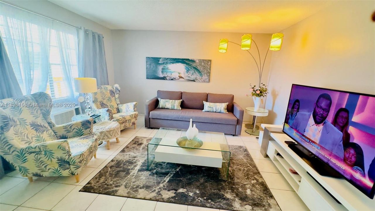 На продажу: $75,000 (1 спален, 1 ванн, 688 Квадратных фут)