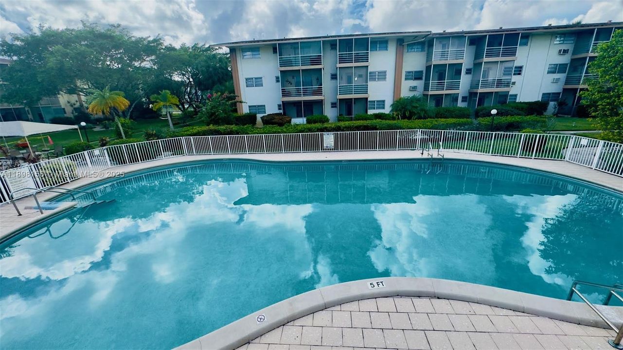 На продажу: $75,000 (1 спален, 1 ванн, 688 Квадратных фут)