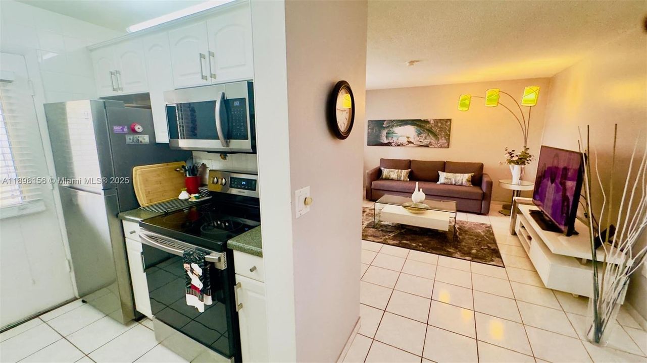 На продажу: $75,000 (1 спален, 1 ванн, 688 Квадратных фут)