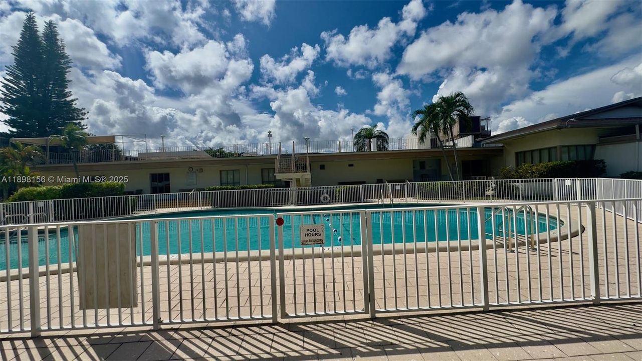 На продажу: $75,000 (1 спален, 1 ванн, 688 Квадратных фут)