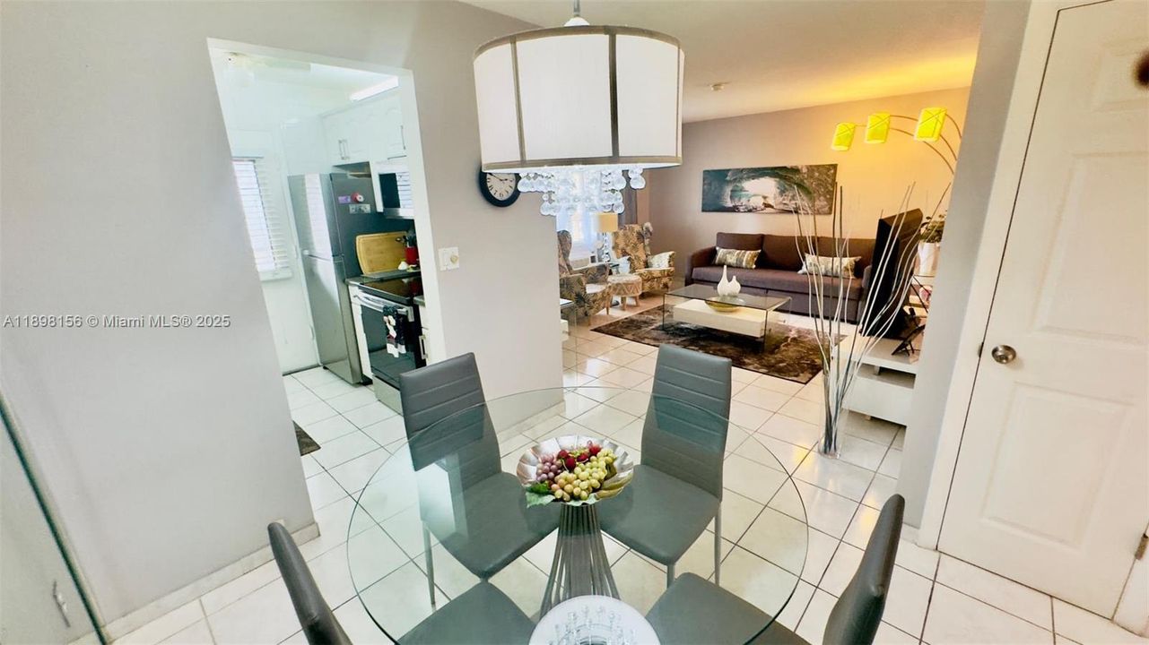 На продажу: $75,000 (1 спален, 1 ванн, 688 Квадратных фут)