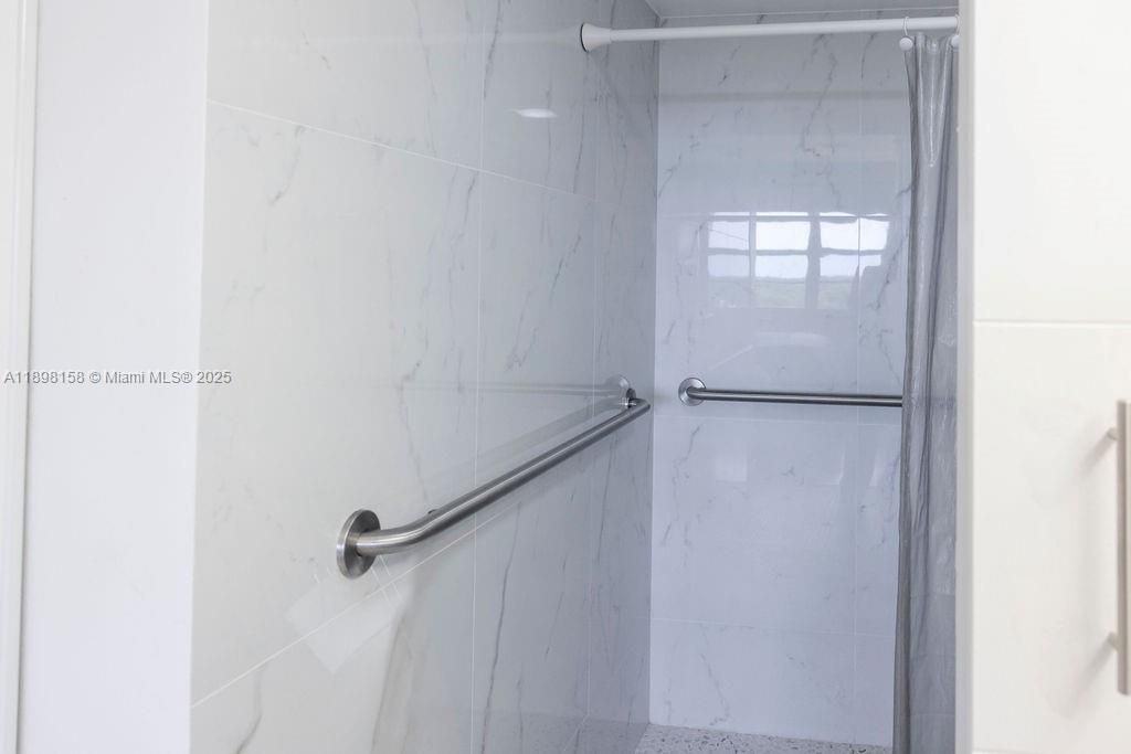 For Sale: $204,000 (2 beds, 2 baths, 1120 Square Feet)