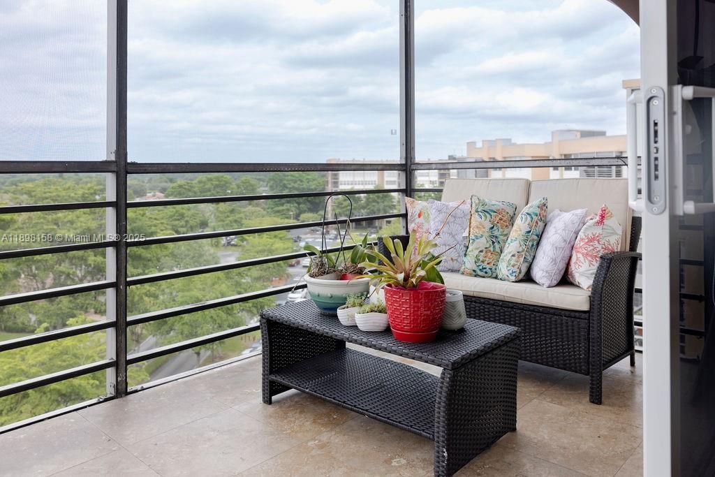 For Sale: $204,000 (2 beds, 2 baths, 1120 Square Feet)