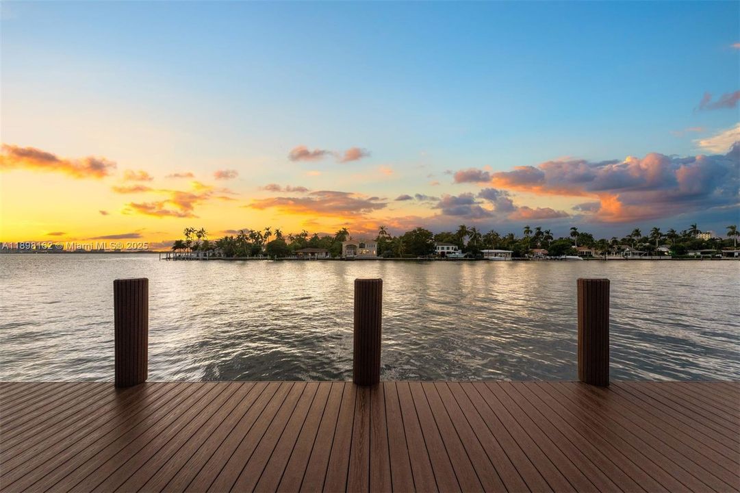 En Venta: $5,280,000 (0.19 acres)