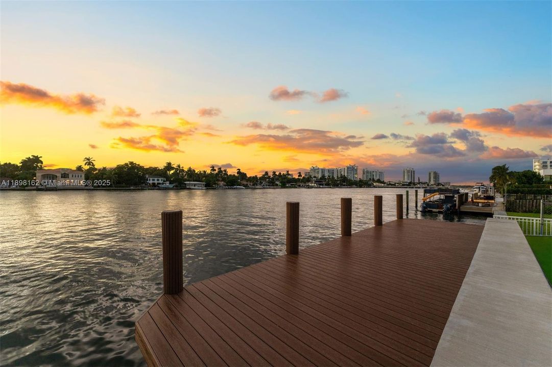 En Venta: $5,280,000 (0.19 acres)