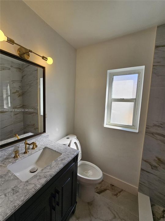 На продажу: $1,050,000 (3 спален, 2 ванн, 1630 Квадратных фут)