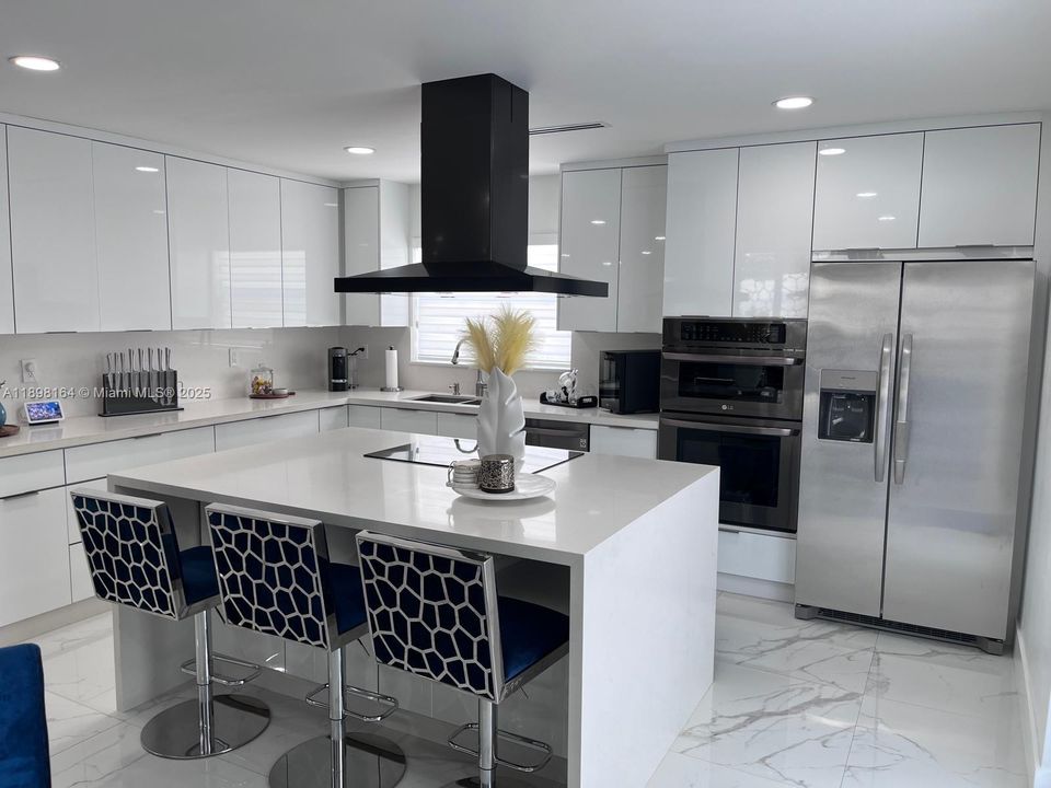 最近租的: $3,500 (3 贝兹, 2 浴室, 2768 平方英尺)