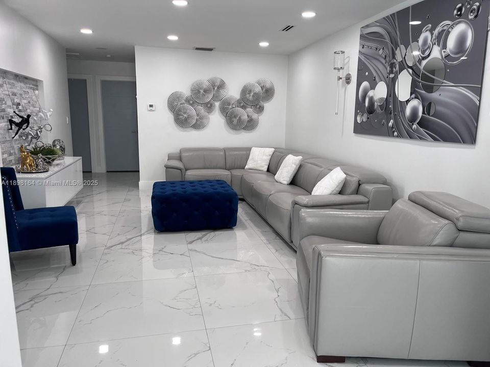 最近租的: $3,500 (3 贝兹, 2 浴室, 2768 平方英尺)