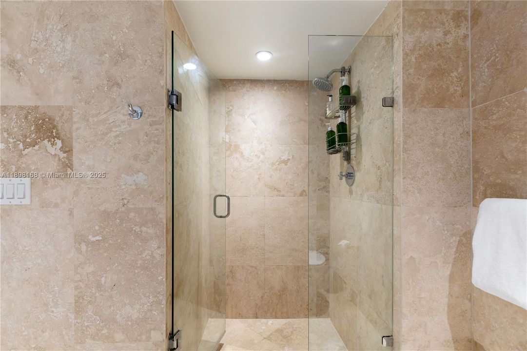 На продажу: $2,399,000 (1 спален, 1 ванн, 866 Квадратных фут)