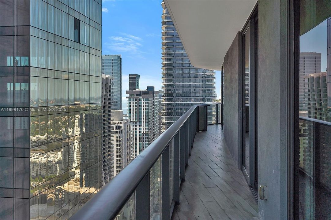 For Rent: $7,750 (3 beds, 3 baths, 1334 Square Feet)