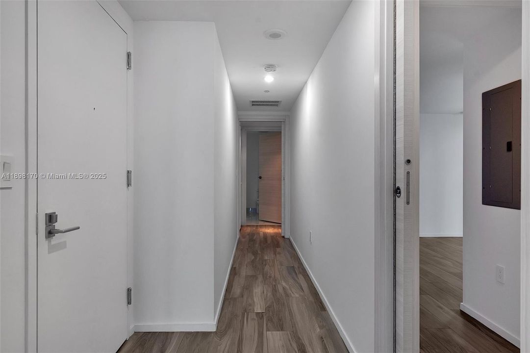 For Rent: $7,750 (3 beds, 3 baths, 1334 Square Feet)