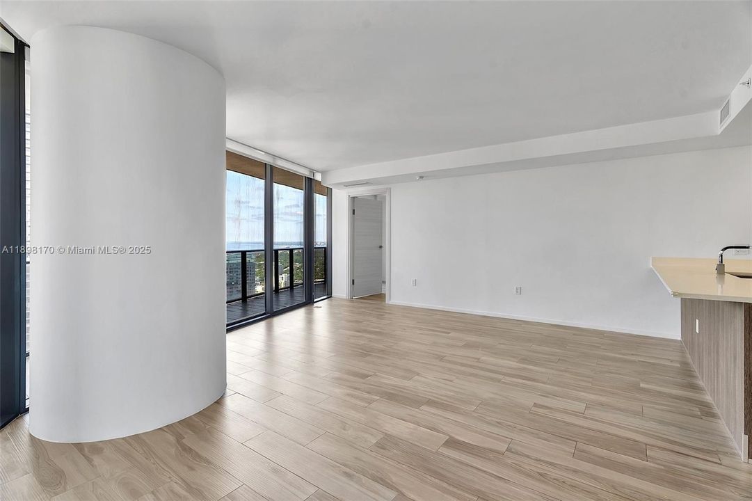 For Rent: $7,750 (3 beds, 3 baths, 1334 Square Feet)