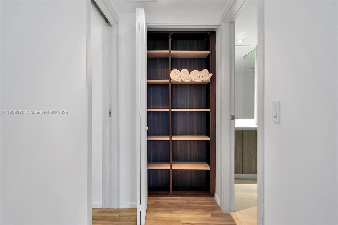 For Rent: $7,750 (3 beds, 3 baths, 1334 Square Feet)