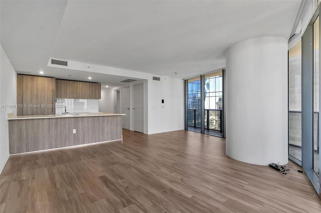 For Rent: $7,750 (3 beds, 3 baths, 1334 Square Feet)