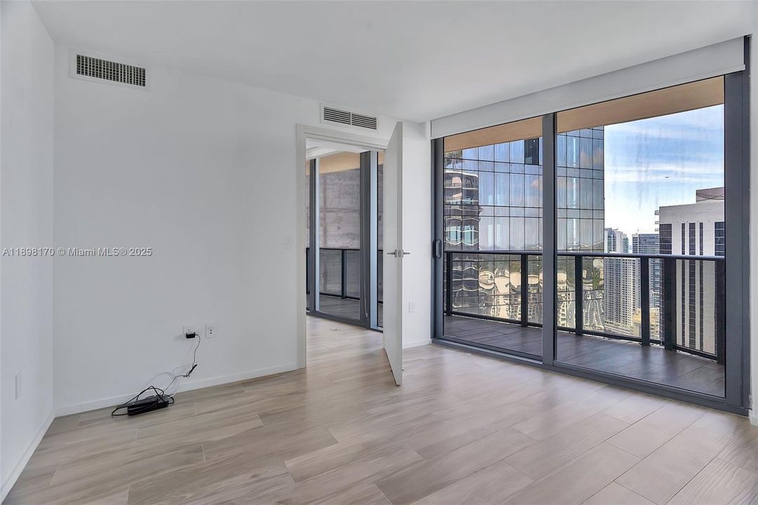 For Rent: $7,750 (3 beds, 3 baths, 1334 Square Feet)