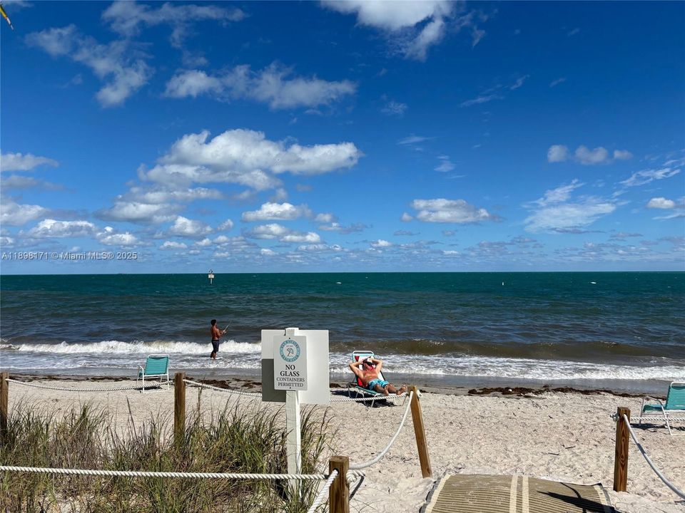 Active With Contract: $3,500 (2 beds, 2 baths, 1140 Square Feet)