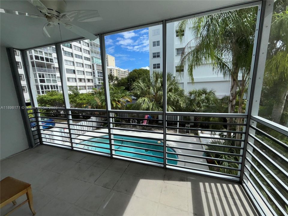 Active With Contract: $3,500 (2 beds, 2 baths, 1140 Square Feet)