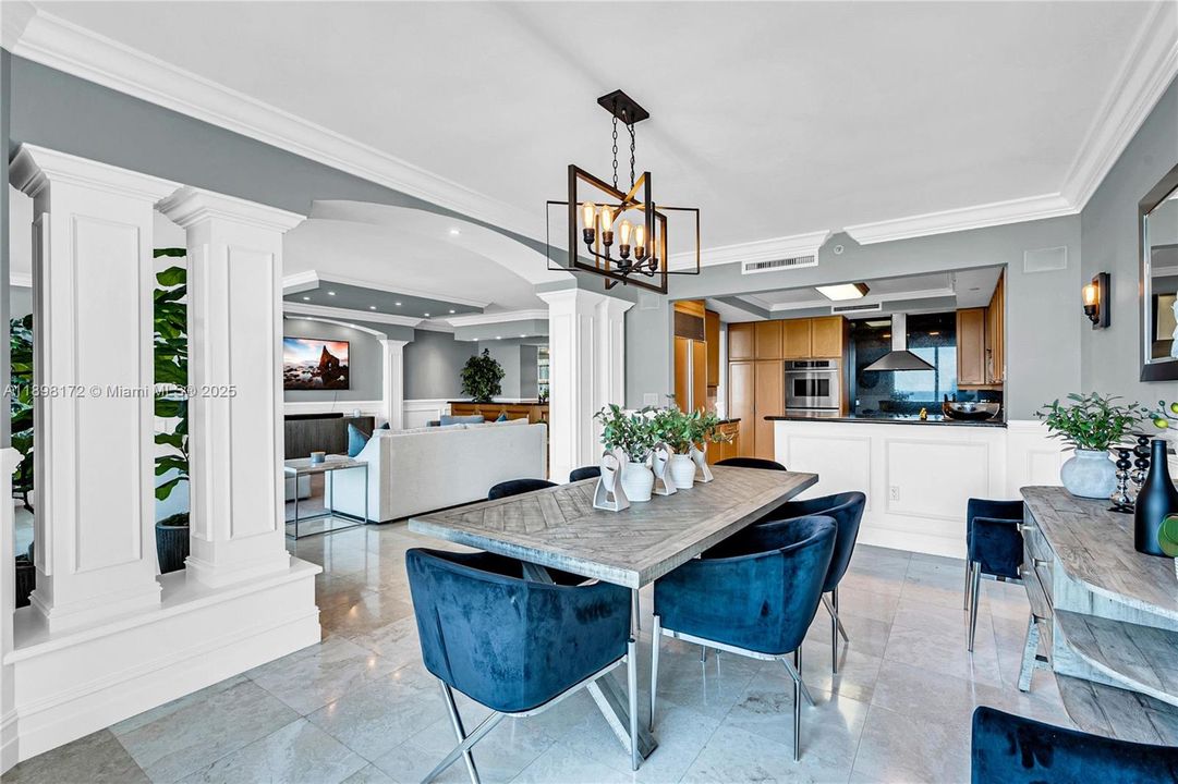 Под контрактом: $1,399,000 (2 спален, 2 ванн, 2980 Квадратных фут)