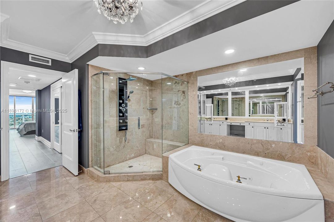 Под контрактом: $1,399,000 (2 спален, 2 ванн, 2980 Квадратных фут)