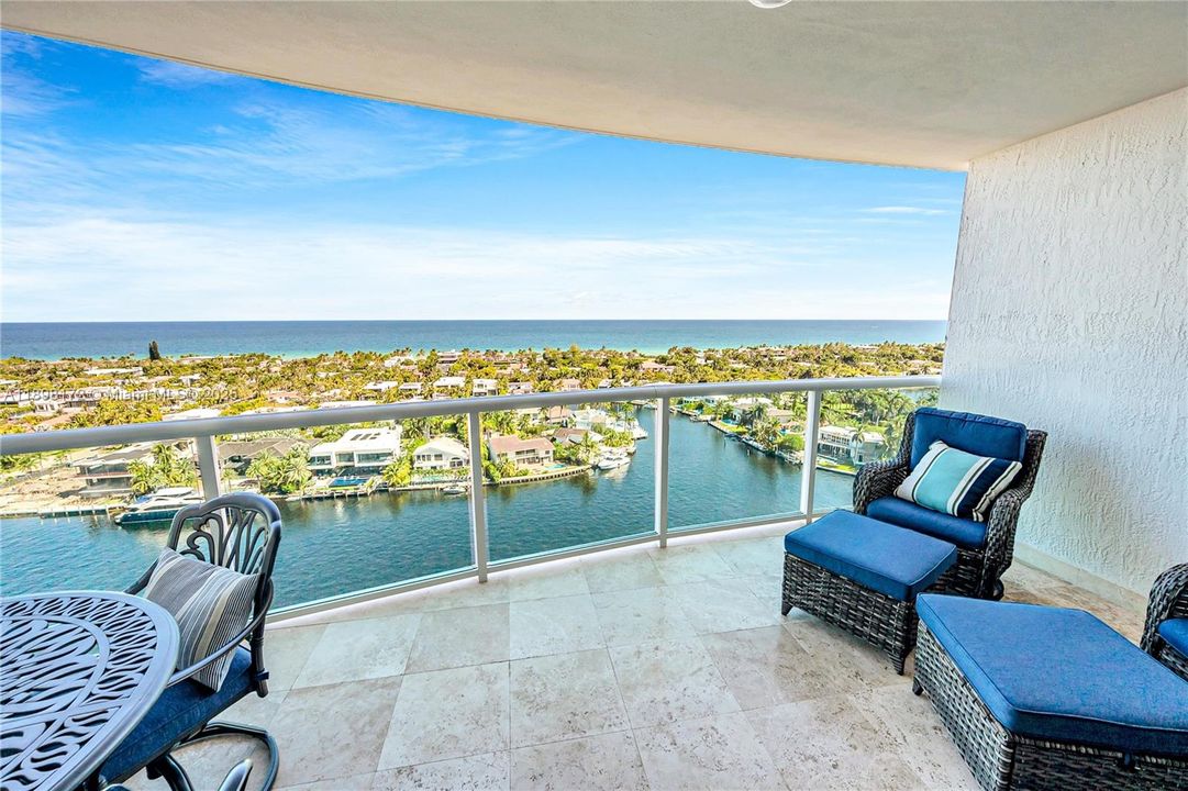 Под контрактом: $1,399,000 (2 спален, 2 ванн, 2980 Квадратных фут)