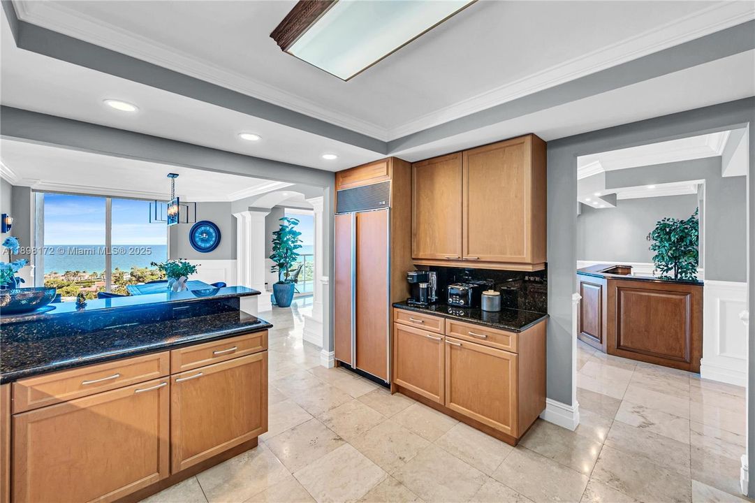 Под контрактом: $1,399,000 (2 спален, 2 ванн, 2980 Квадратных фут)