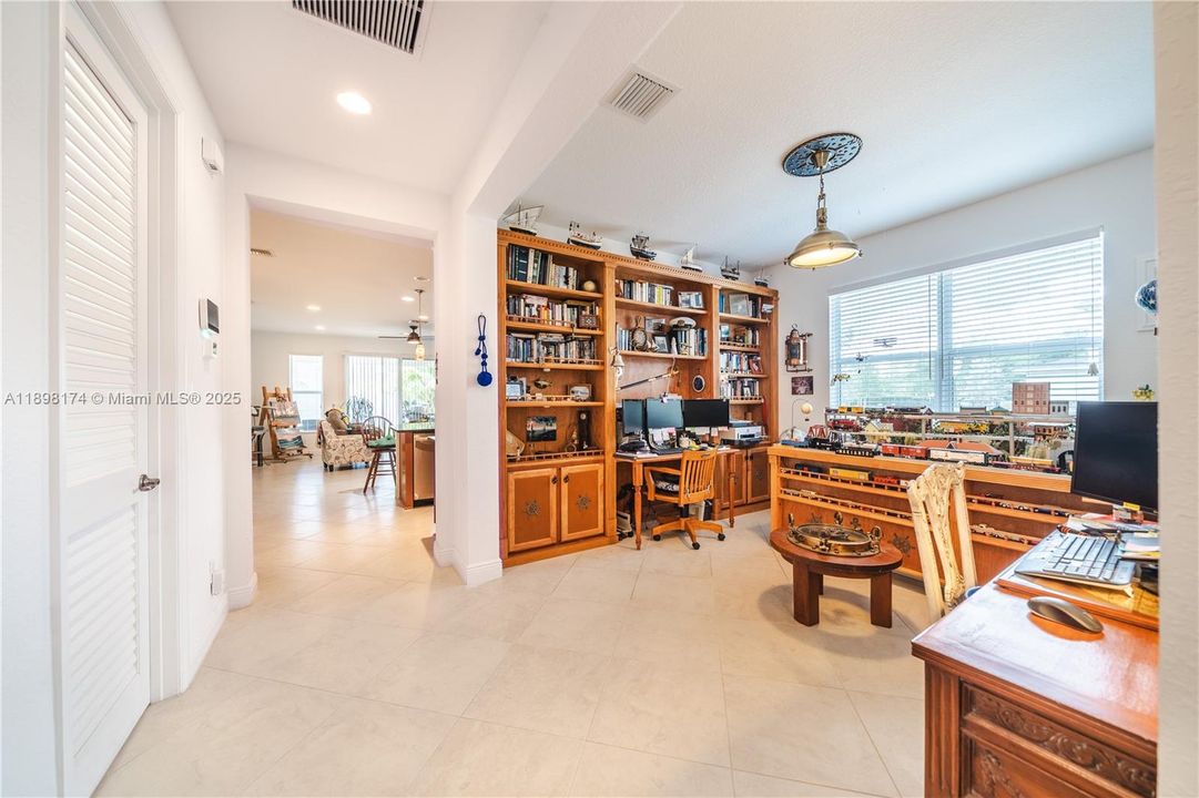 待售: $597,000 (3 贝兹, 2 浴室, 1724 平方英尺)