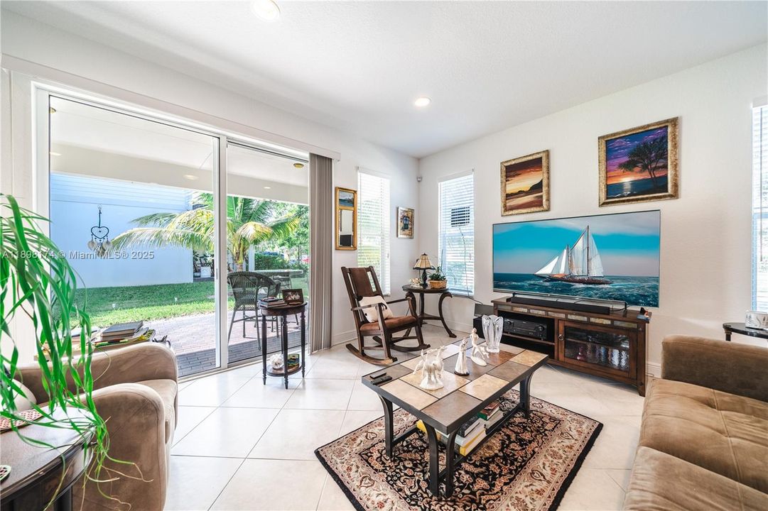 待售: $597,000 (3 贝兹, 2 浴室, 1724 平方英尺)