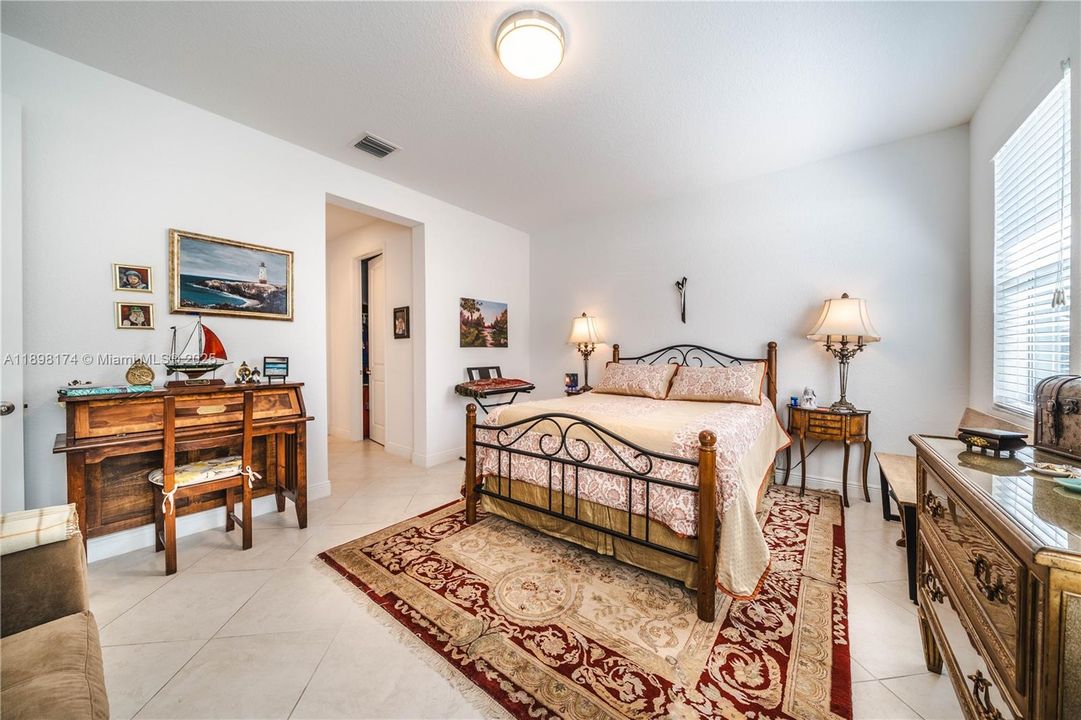 待售: $597,000 (3 贝兹, 2 浴室, 1724 平方英尺)