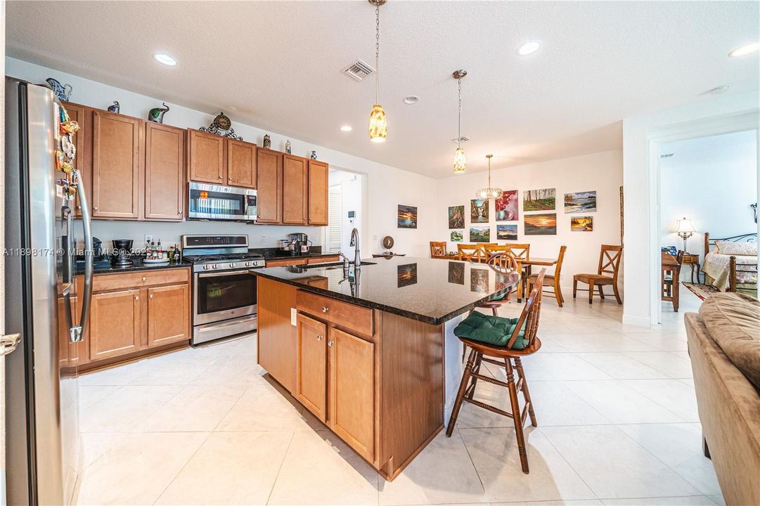 待售: $597,000 (3 贝兹, 2 浴室, 1724 平方英尺)