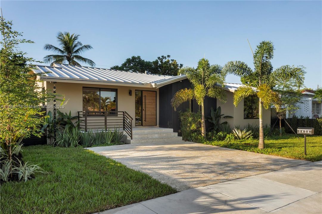 На продажу: $2,179,000 (4 спален, 4 ванн, 2425 Квадратных фут)