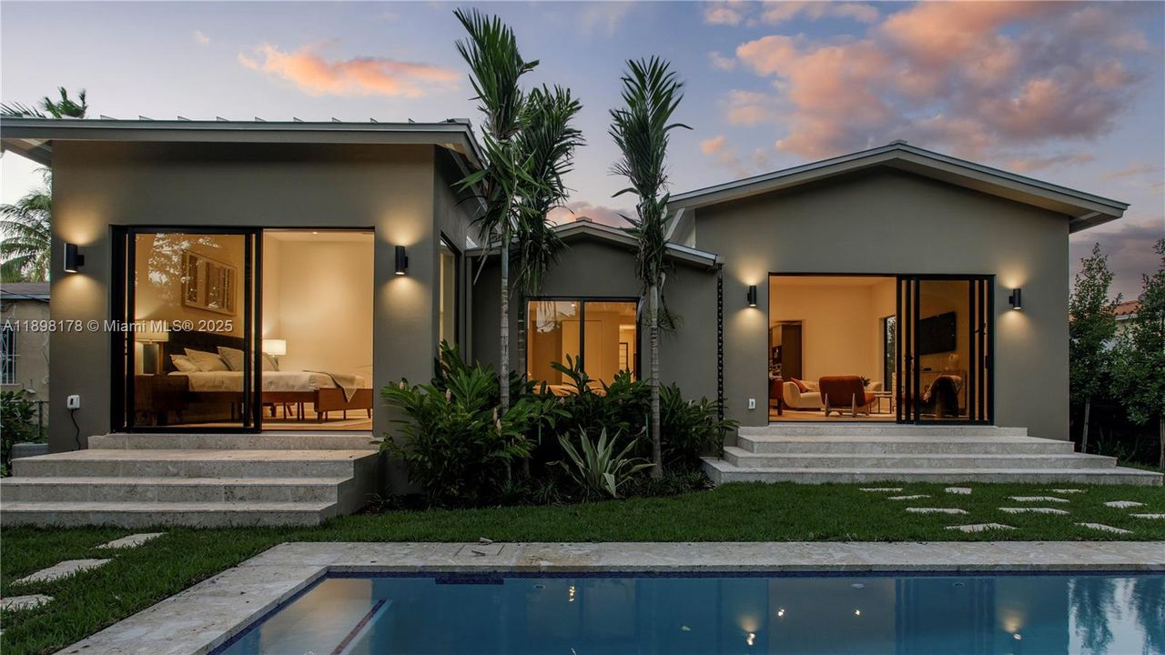 На продажу: $2,179,000 (4 спален, 4 ванн, 2425 Квадратных фут)