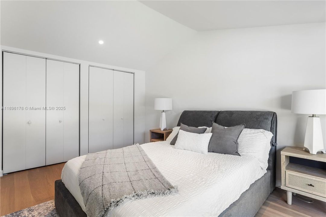 На продажу: $2,179,000 (4 спален, 4 ванн, 2425 Квадратных фут)