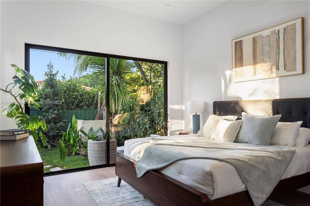 На продажу: $2,179,000 (4 спален, 4 ванн, 2425 Квадратных фут)