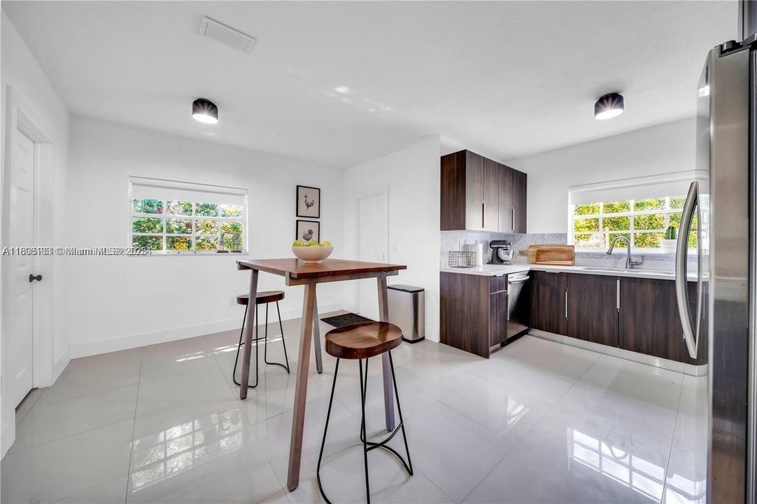 待售: $1,175,000 (0 贝兹, 0 浴室, 2018 平方英尺)