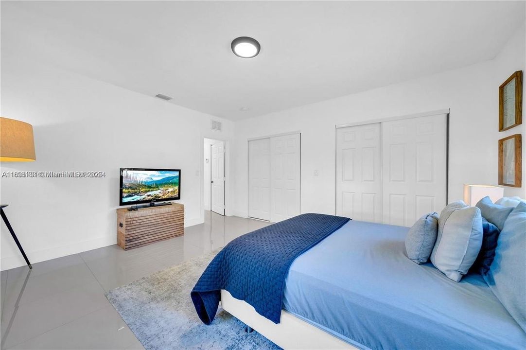 待售: $1,175,000 (0 贝兹, 0 浴室, 2018 平方英尺)