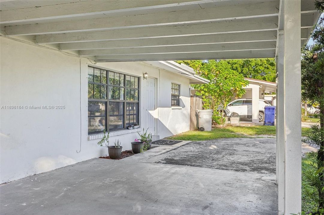 For Sale: $442,000 (3 beds, 2 baths, 1215 Square Feet)