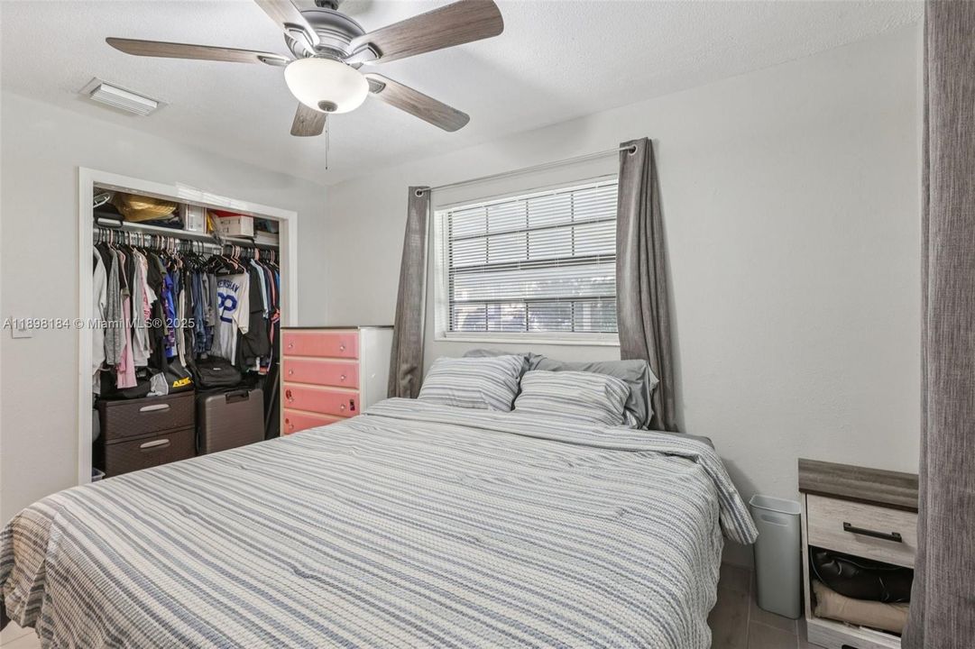 For Sale: $442,000 (3 beds, 2 baths, 1215 Square Feet)