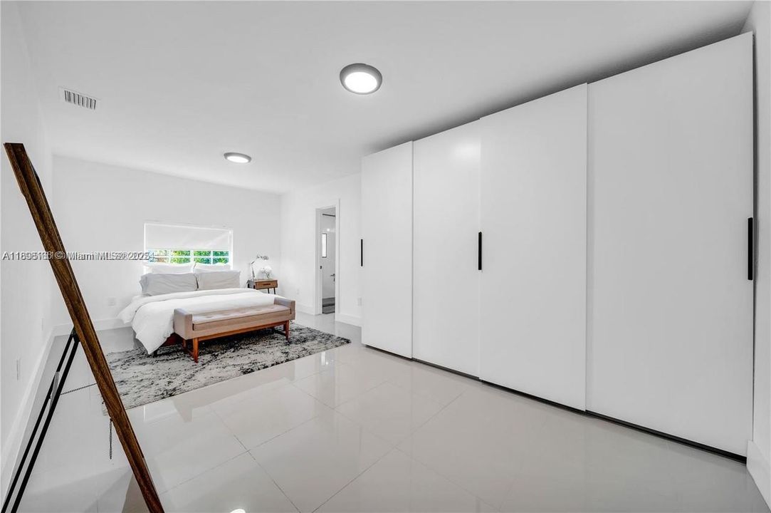 待售: $1,175,000 (4 贝兹, 2 浴室, 2018 平方英尺)