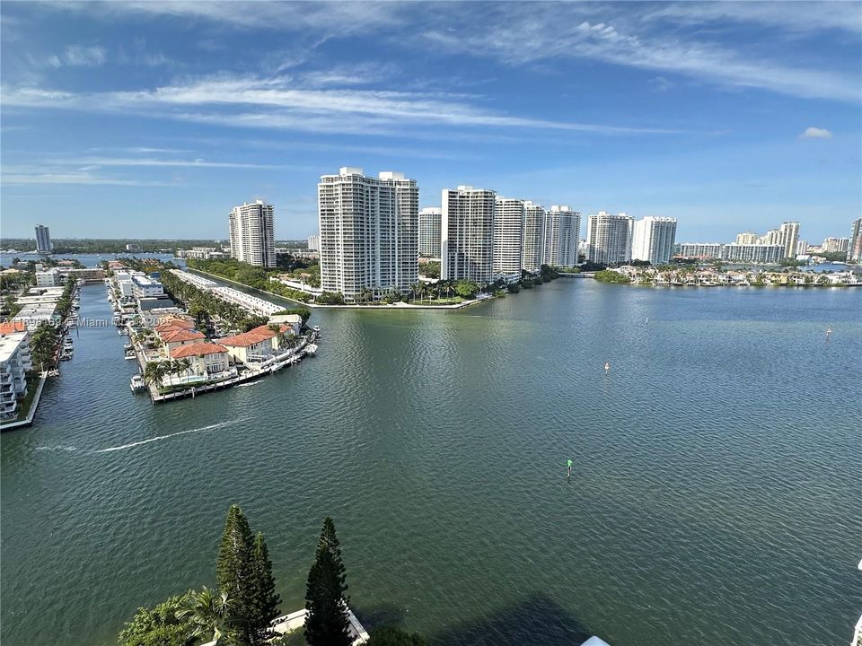 For Sale: $399,000 (2 beds, 2 baths, 1488 Square Feet)