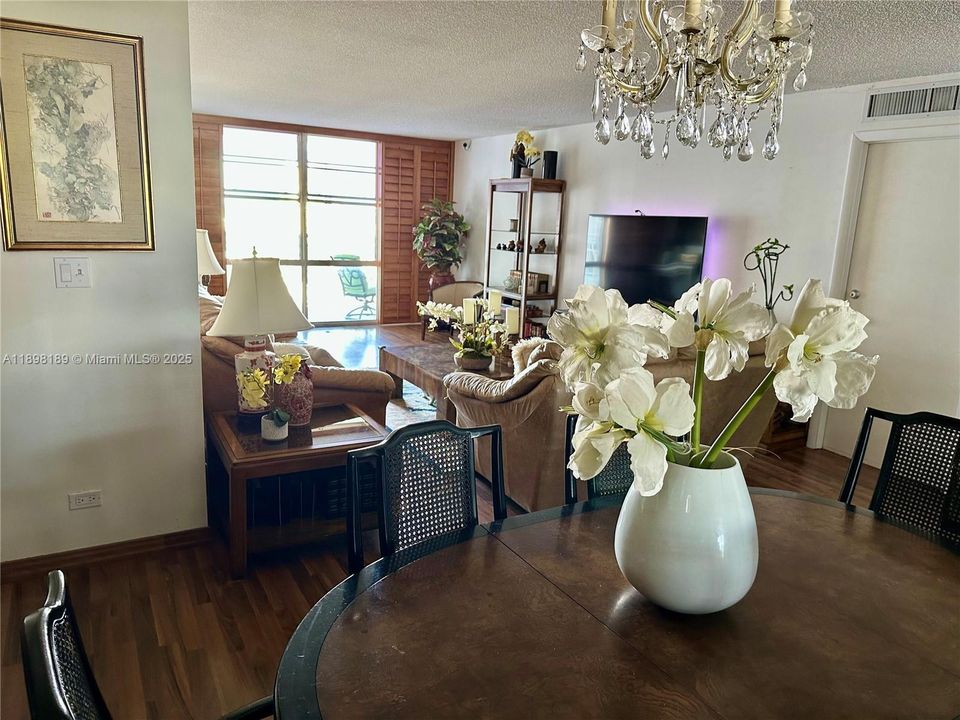 For Sale: $399,000 (2 beds, 2 baths, 1488 Square Feet)